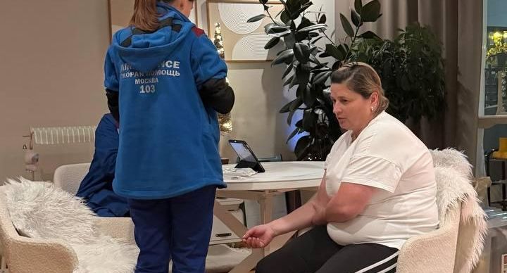 Сын блогеров Ищук и Димаса упал на няню и повредил ей сухожилие