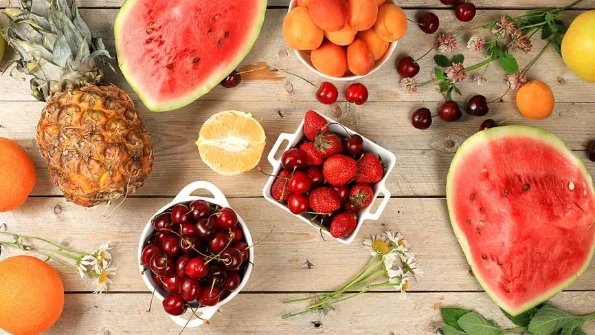 Какие фрукты и ягоды покупать в августе 2026 года: гид по сезонным продуктам