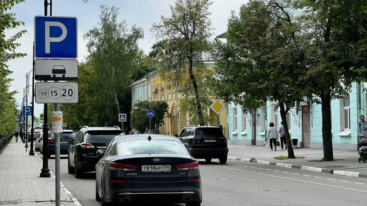Семь новых платных парковок откроют в Подмосковье 3 августа