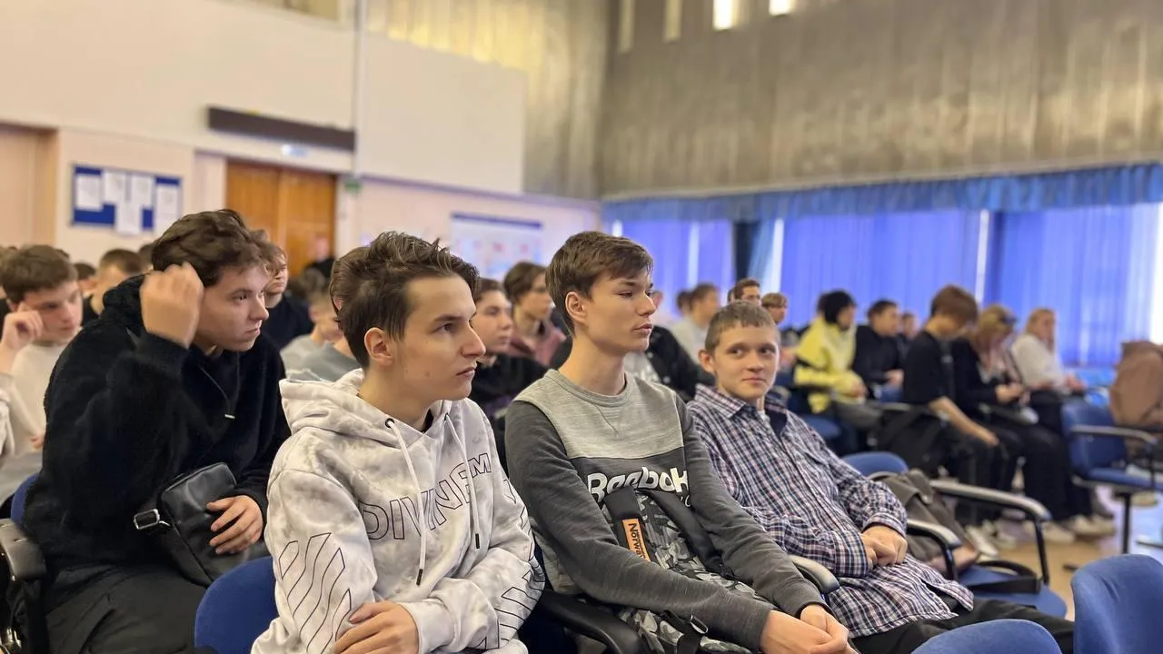 Студенты колледжа «Энергия» в Реутове вступили в ряды «Молодой гвардии»