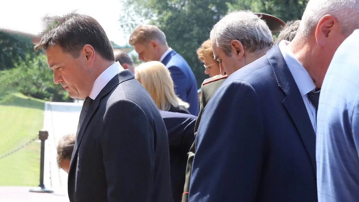 Воробьев принял участие в церемонии возложения венка к Могиле Неизвестного Солдата