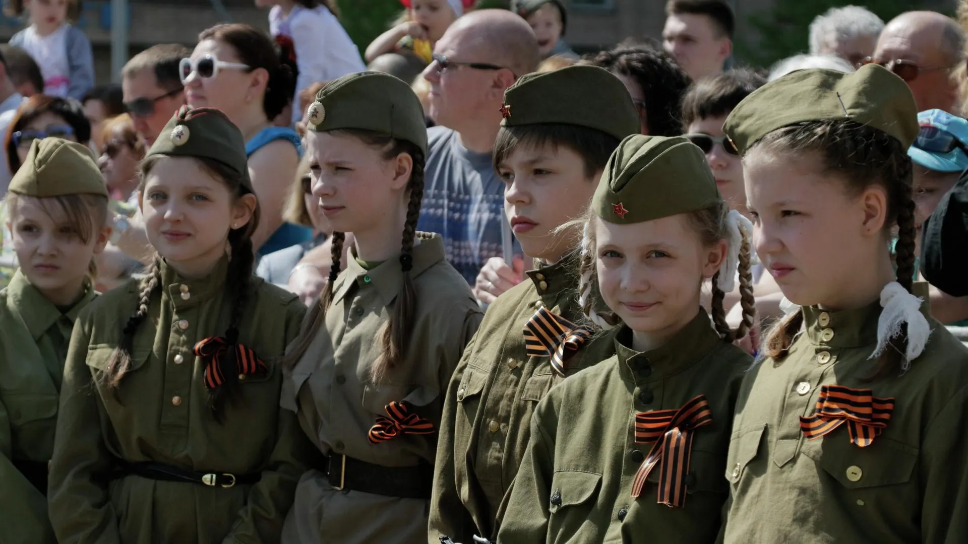 Около 18 тыс человек стали участниками шествия «Бессмертного полка» в Балашихе