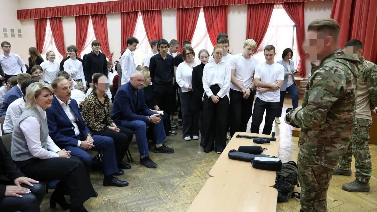 Участники СВО провели урок мужества для школьников Люберец