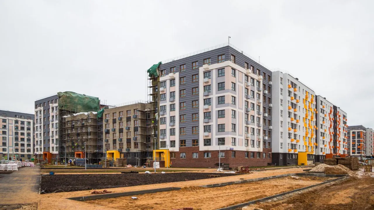 В ЖК «Новая Рига» округа Красногорск построили автопарковку на 359 мест