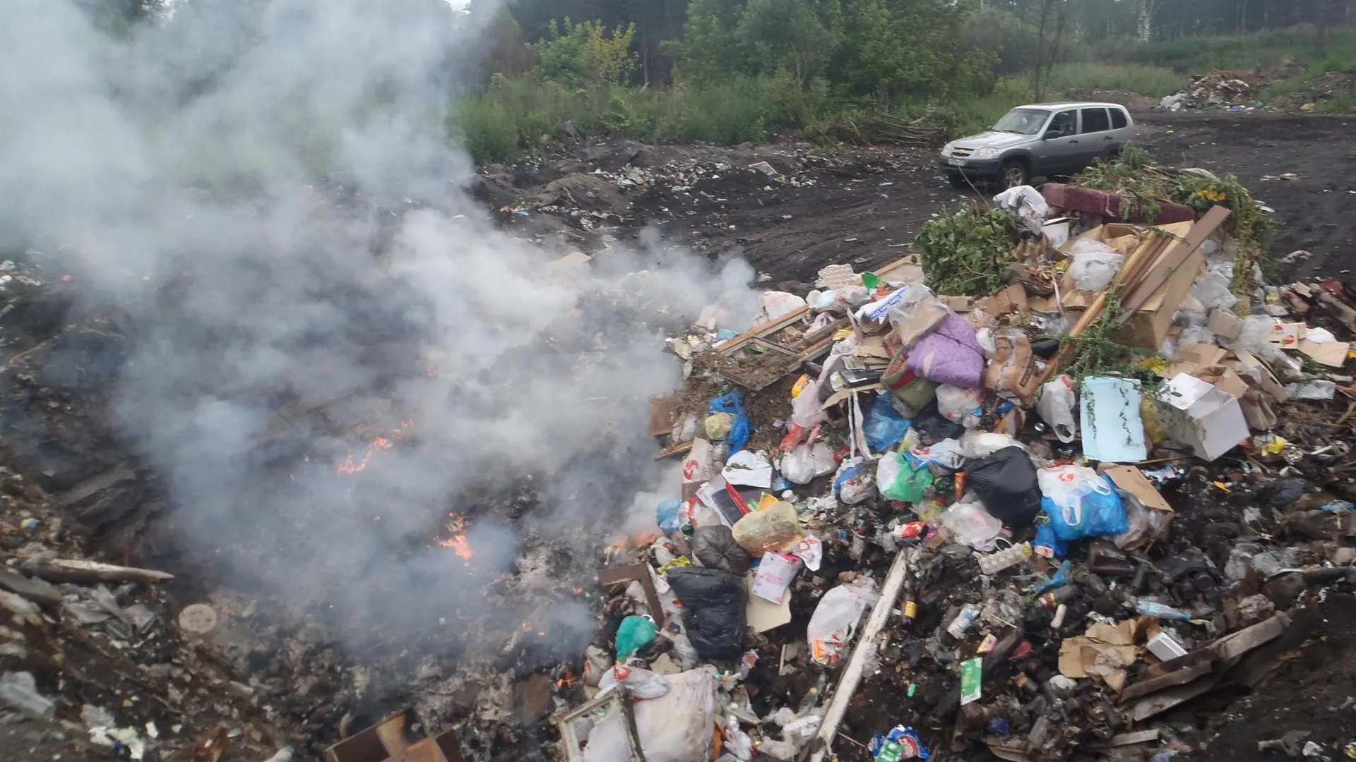 Свалку строительного и бытового мусора обнаружили у деревни Раменского района