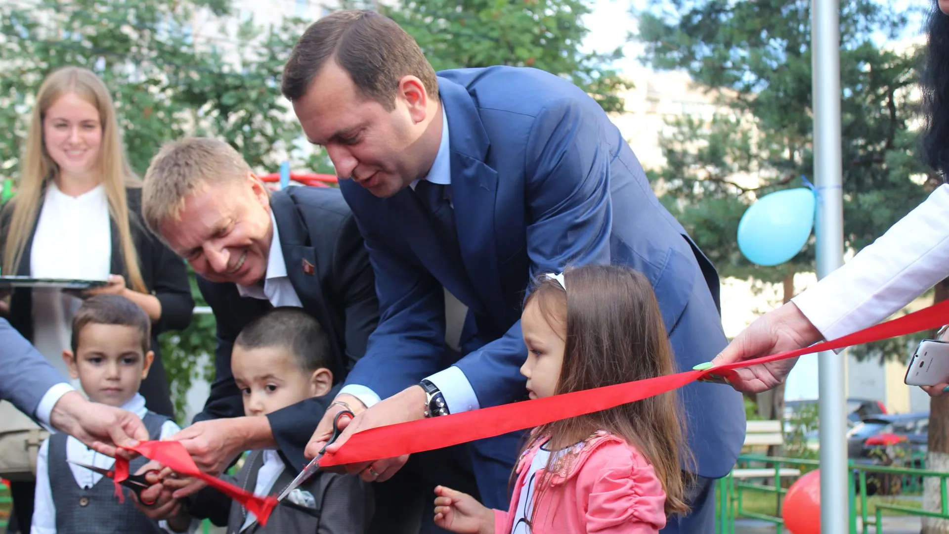 Губернаторскую детскую площадку торжественно открыли в микрорайоне Котельников
