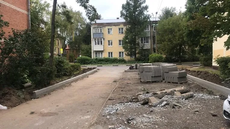 В Подольске проводят комплексное обустройство 4 дворов в микрорайоне Климовск