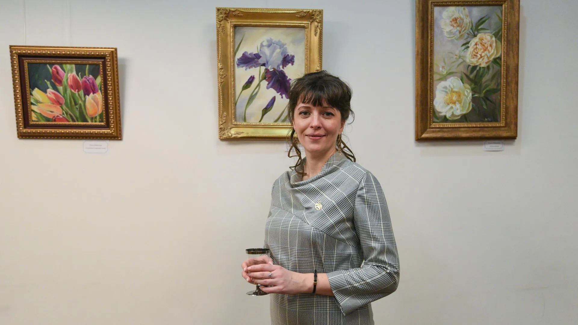 Художник Ольга Шарапова: «Раньше я писала новости, а теперь пишу картины»