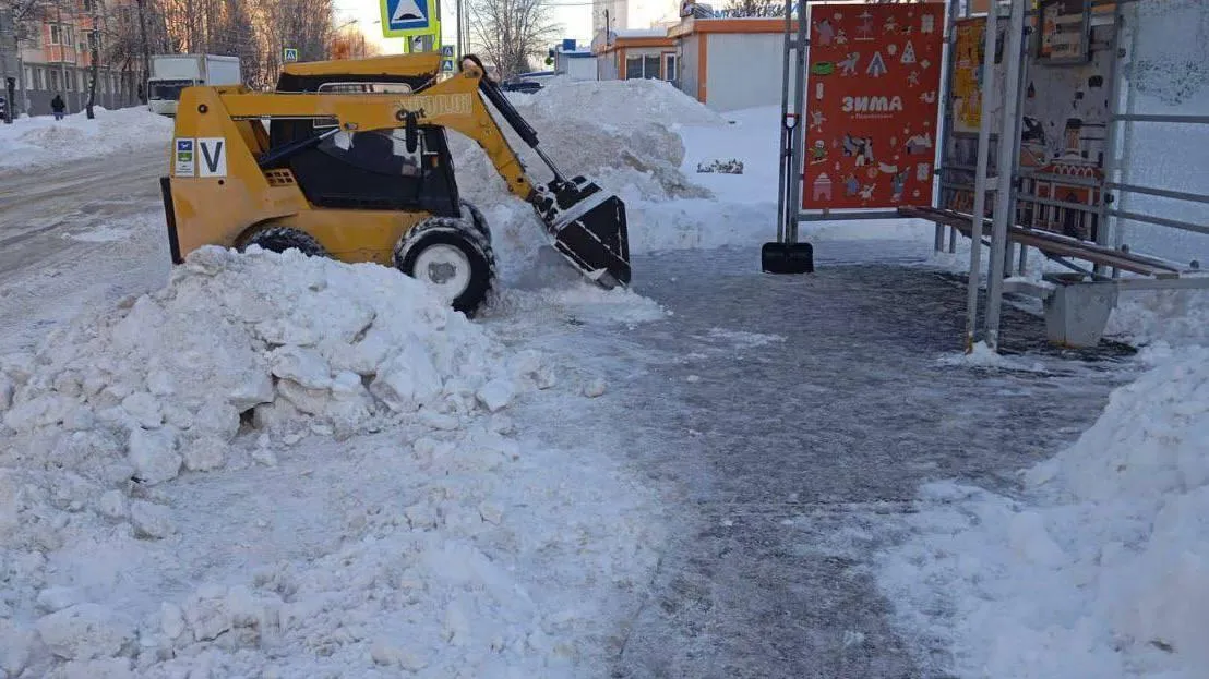 Дорожники Подмосковья провели работы по содержанию автобусных остановок