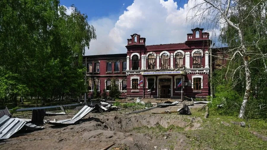 Студентка рассказала, как спасалась из горящего колледжа в Старобельске