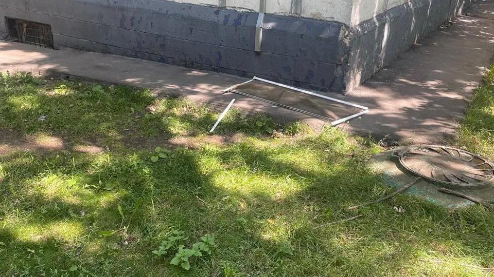 В Москве врачи борются за жизнь выпавшего из окна 11 этажа 2-летнего мальчика