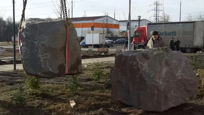 Камни из Бреста и Минска доставили в «Сад камней Памяти и Славы» Подольска