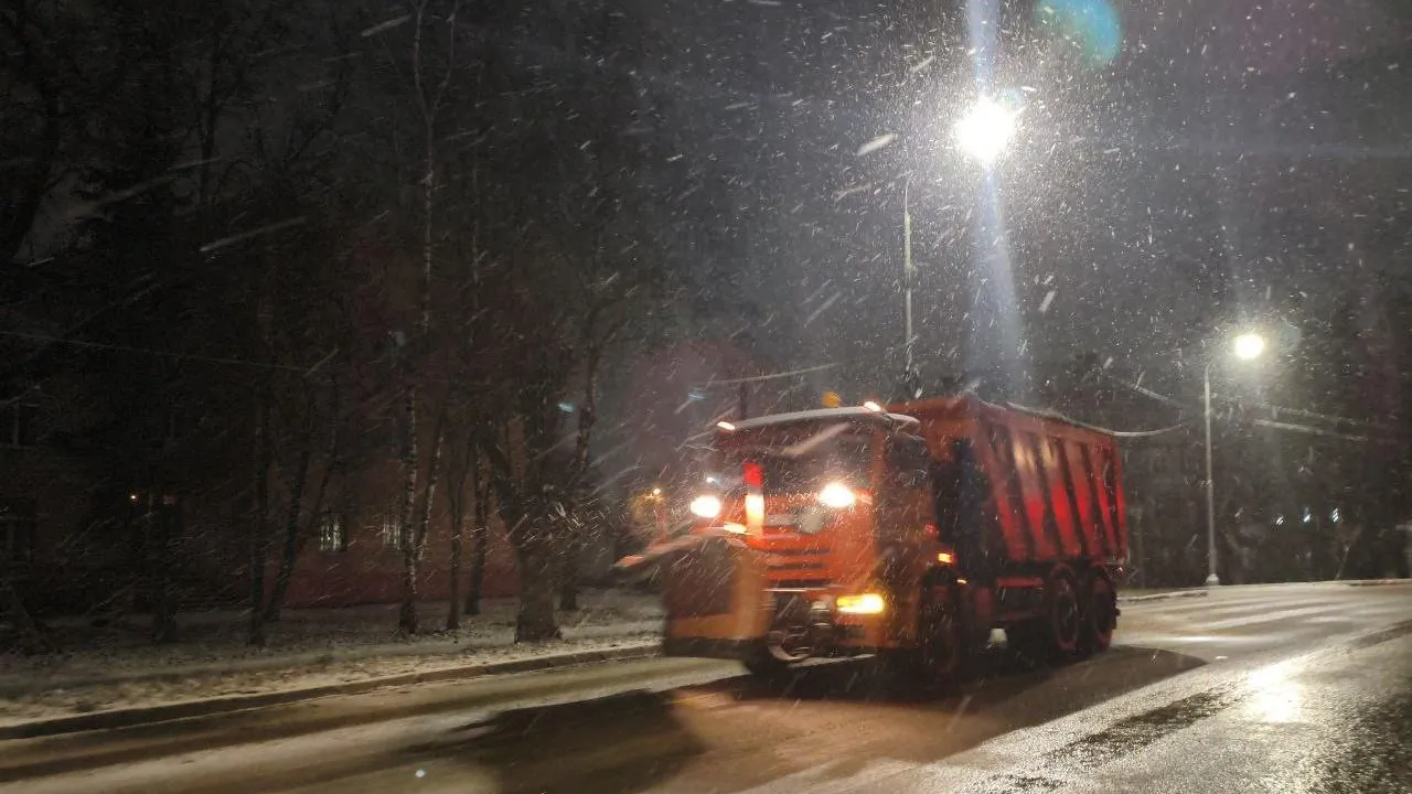 Коммунальные службы Богородского округа начали зимнюю уборку улиц 10 декабря