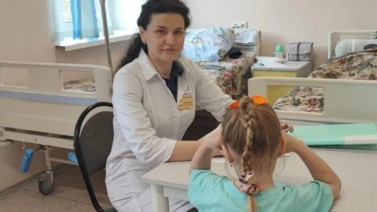 Врачи НИКИ детства Подмосковья рассказали о симптомах энцефалита у детей