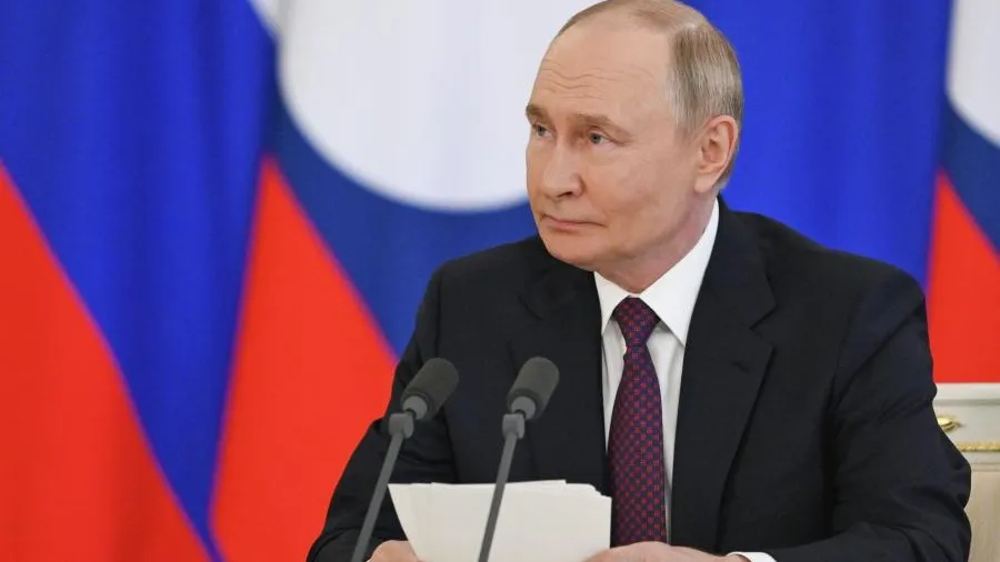 Владимир Путин подписал новый закон о пошлинах для автовладельцев и мигрантов