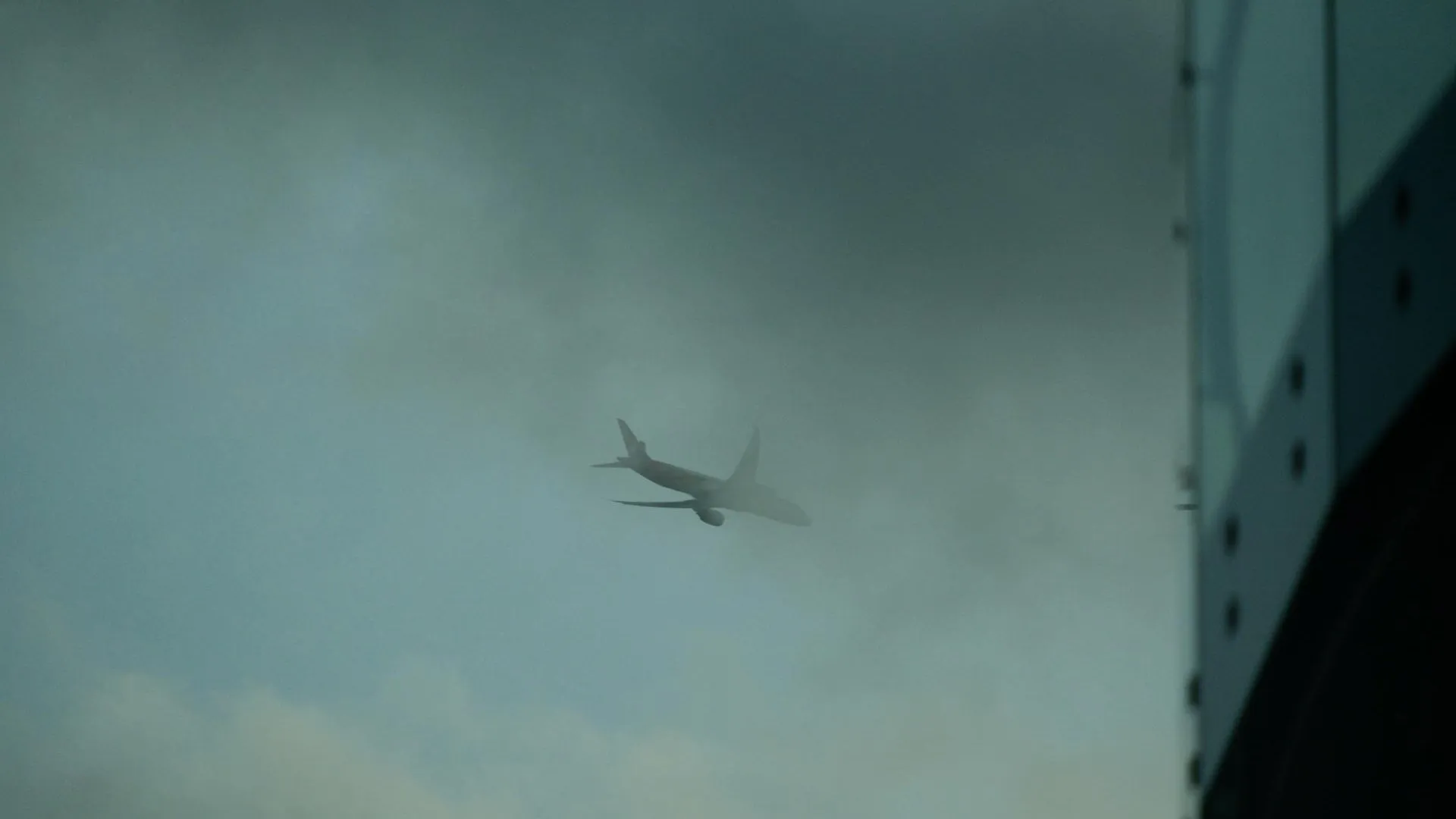 Загадочные самолеты прибыли в польский город со стороны границы с Украиной